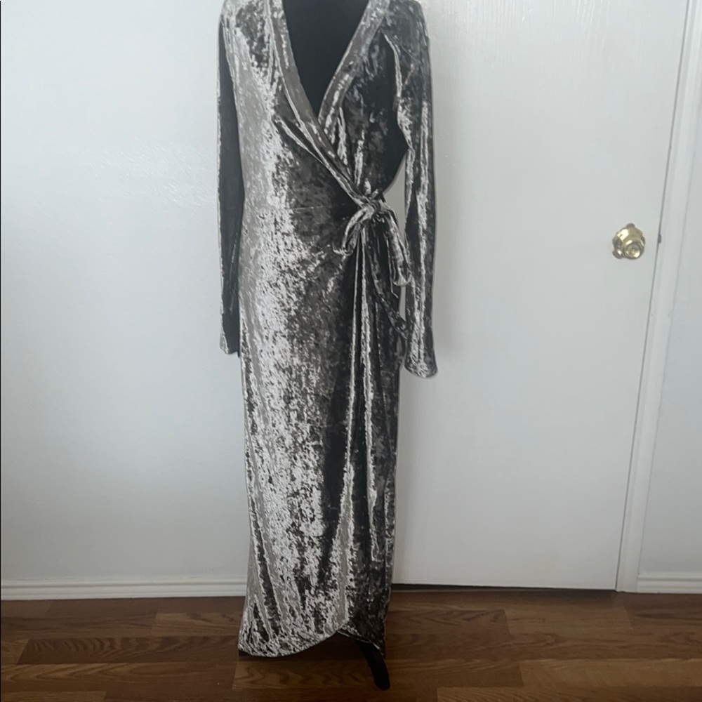 BCBGMaxAzria Silver Velvet Wrap Dress. Sz L - Picture 1 of 8